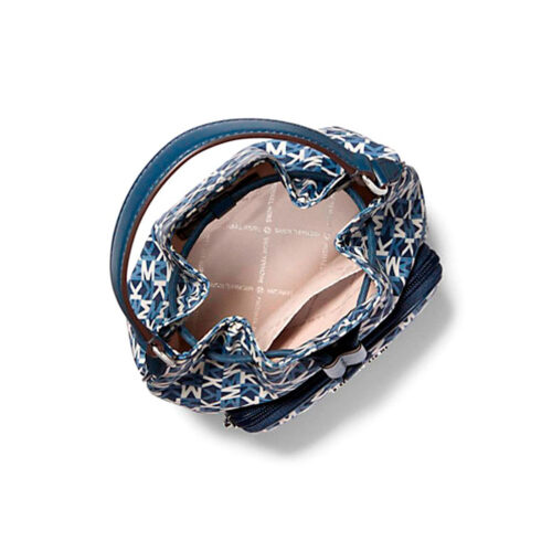 0197853714304_S0394926_P10.jpg Michael Kors KHAI sinine õlakott, 17 x 20 x 11 cm