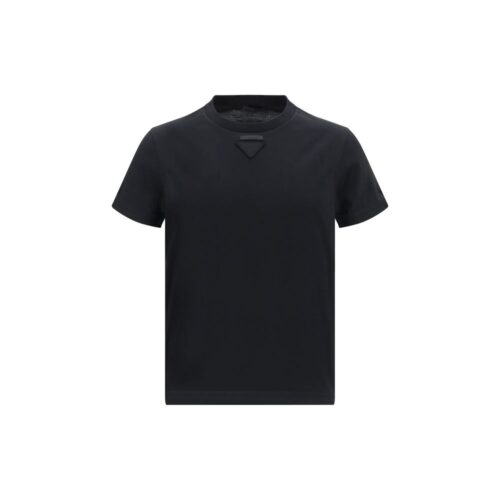 Prada must spordisärk