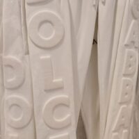 Dolce & Gabbana valged dressipüksid logoga