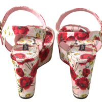 Untitled design - 29 Dolce & Gabbana mitmevärvilised lillemustriga kiilkontsaga pahkluurihmaga sandaalid