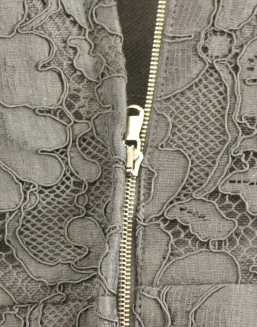 Dolce & Gabbana must lilleline pitsist Sicily moelaval esitletud kleit