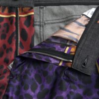 Dolce & Gabbana mitmevärvilised loomamustriga kitsenevad püksid