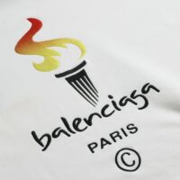 Balenciaga valge logo kapuutsiga pusa
