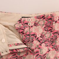 Dolce & Gabbana roosad lillelised brokaadimustriga capri-püksid