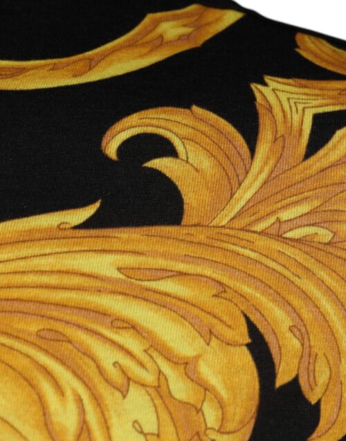 Versace must Medusa trükiga T-särk