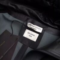 Bottega Veneta must kapuutsiga meeste trenšmantel-jakk