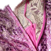 Dolce & Gabbana Metallic Fuchsia lillemustriline ümberlõikeline minikleit