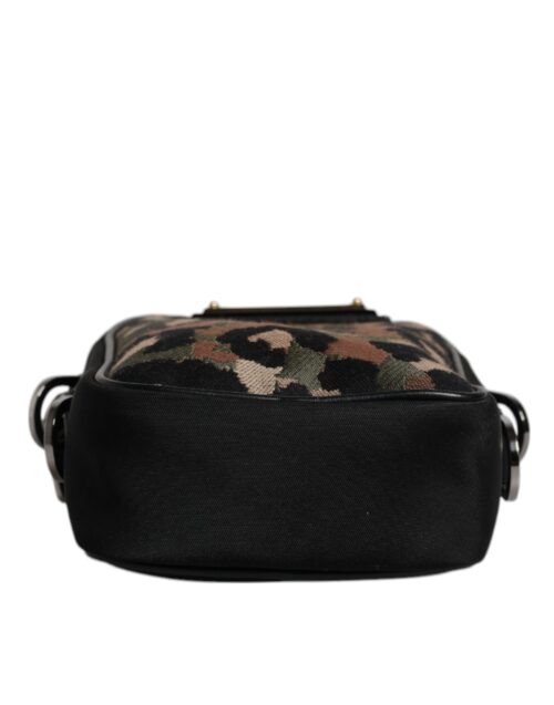 6783745.jpeg Dolce & Gabbana mitmevärviline leopardimustriga kaelakott DG logo plaadiga