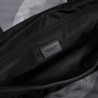 Dolce & Gabbana Must camouflage õlakott logo plaadiga