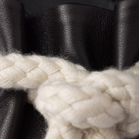 7298979.png Prada mustad köiedetailiga sandaalid