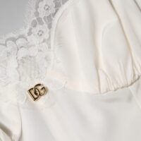 Dolce & Gabbana valge pitsiga DG logoga siidist kleit-ööriietus