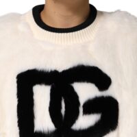 8275020.jpeg Dolce & Gabbana valge lühike kunstkarusnahast DG sviiter