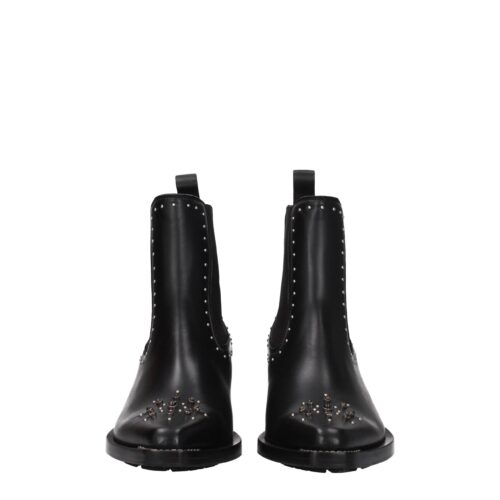 8337834-1.jpeg Chloé Mustad poolsaapad