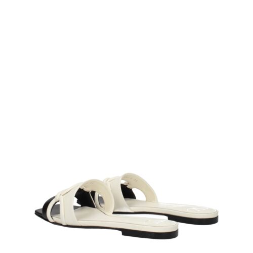 Valentino Garavani mustad sussid