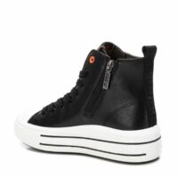 Naiste nahkse välimusega poolsaapad XTI, mustad