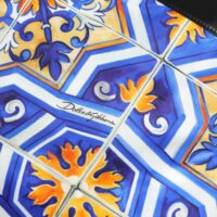 Dolce & Gabbana mitmevärvilise maiolika mustriga kandekott õlarihmaga