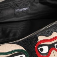 Dolce & Gabbana must meeste #DGFAMILY kaunistustega sidurkotike