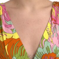 8901313.jpeg Dolce & Gabbana mitmevärviline lilleline siidist avar minikleit