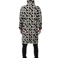 Dolce & Gabbana must-valge kapuutsiga meeste jakk logoprindiga 11 Dolce & Gabbana must-valge kapuutsiga meeste jakk logoprindiga