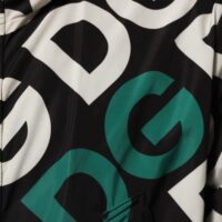 Dolce & Gabbana must-valge kapuutsiga meeste jakk logoprindiga 13 Dolce & Gabbana must-valge kapuutsiga meeste jakk logoprindiga