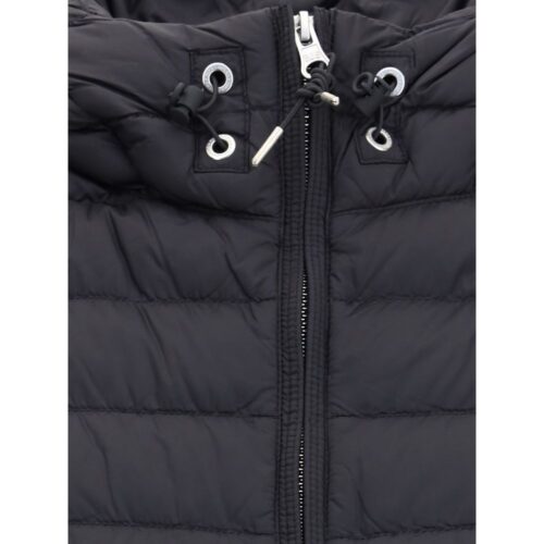 8985470.jpeg Parajumpers must mantel