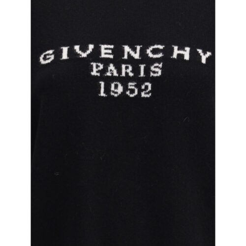Givenchy must villane sviiter