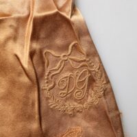 9076102.jpeg Dolce & Gabbana pruun lillelise pitsiga siidsatiinist maika pesu