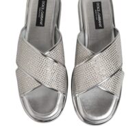 9180893.jpeg Dolce & Gabbana hõbedased strassidega plätud