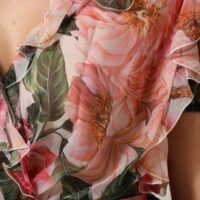 Dolce & Gabbana roosa kamellia mustriga siidist V-kaelusega pluus