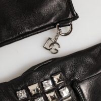 Dolce & Gabbana mustad neetidega meeste sõrmedeta kindad 9 Dolce & Gabbana mustad neetidega meeste sõrmedeta kindad