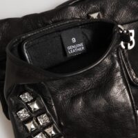 Dolce & Gabbana mustad neetidega meeste sõrmedeta kindad 10 Dolce & Gabbana mustad neetidega meeste sõrmedeta kindad