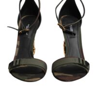 9660799.jpeg Dolce & Gabbana mitmevärvilised DG logoga kontssandaalid kamo mustriga