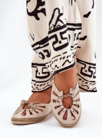 Elegantsed nahast baleriinid paeltega