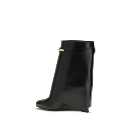 Givenchy Mustad poolsaapad Shark