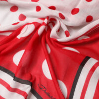 Dolce & Gabbana punane täpilise mustriga ruutsall 130cm x 130cm 8 Dolce & Gabbana punane täpilise mustriga ruutsall 130cm x 130cm