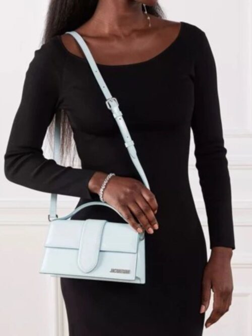 Jacquemus helesinine käekott Le Grand Bambino