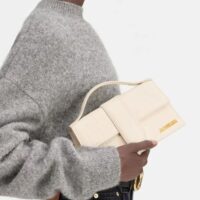 Jacquemus Elevandiluuvalge käekott Le Grand Bambino