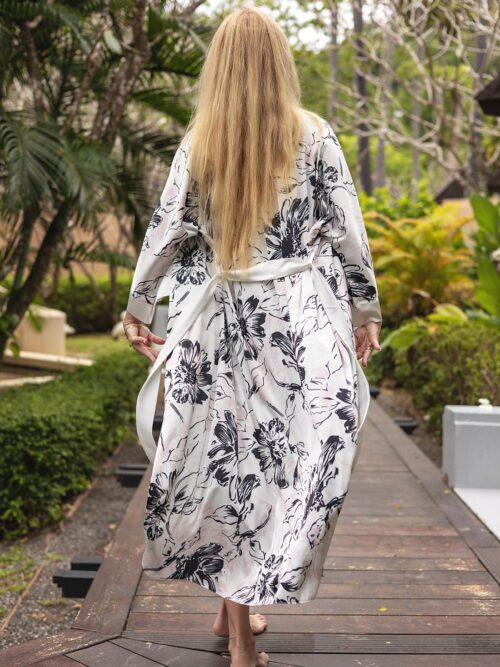 Kalimo pikk hommikumantel 2 Kalimo pikk hommikumantel